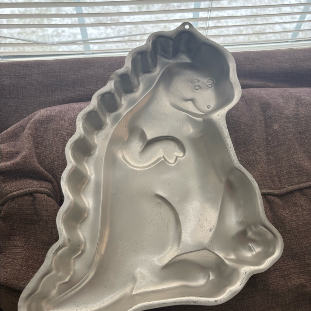 Trex Wilton cake pan